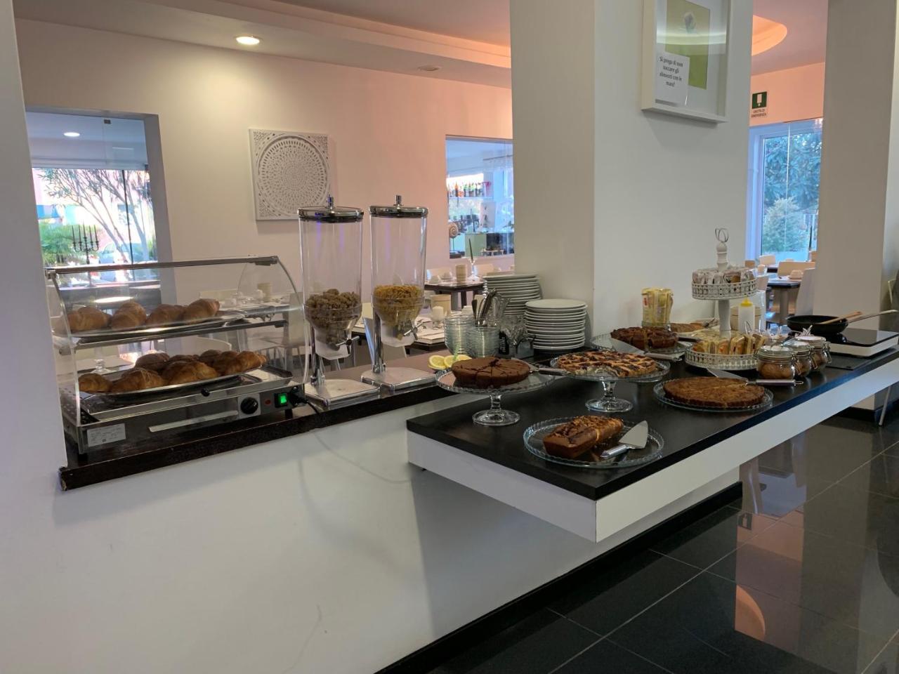 Liliana Hotel